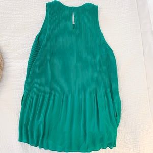 LAST CHANCE, LAST PRICE Hi/Lo Kelly Green Tank